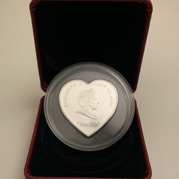 EXTREMELY RARE Princess Diana $5 Heart Coin - Picture 2 of 2